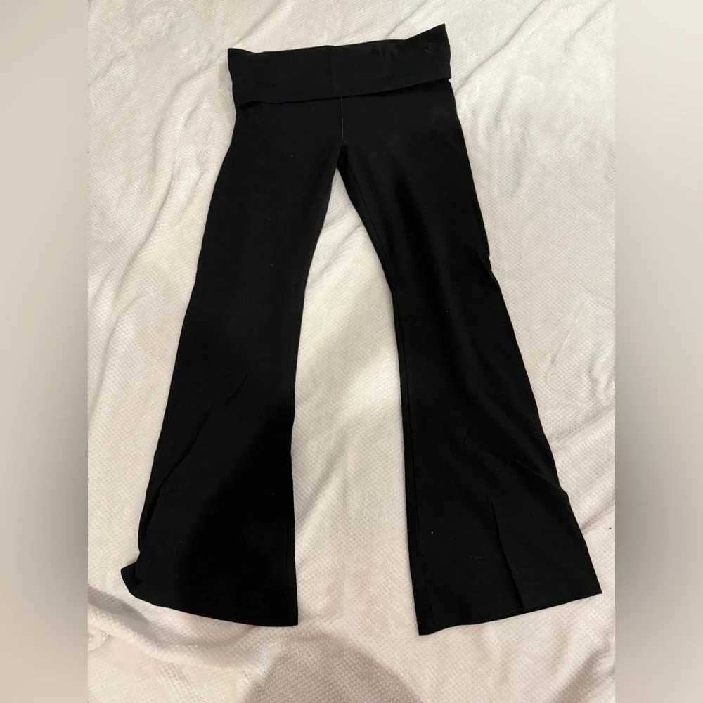 PINK Victoria's Secret Black Leggings - Picture 2 of 4